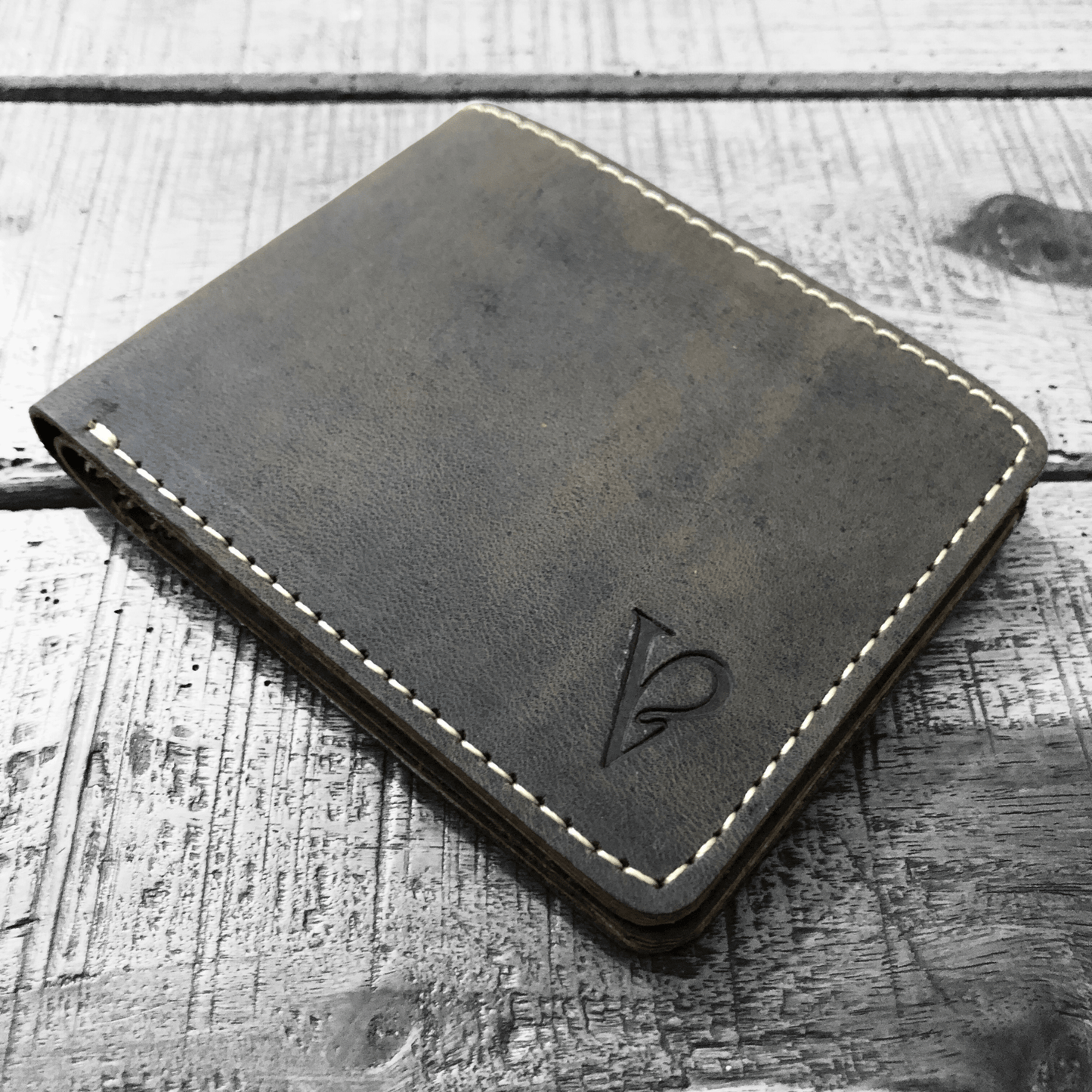 Fine Crest - Bifold Leather Wallet