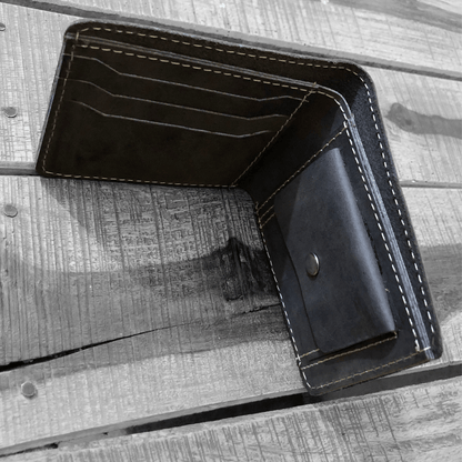 Fine Crest - Bifold Leather Wallet