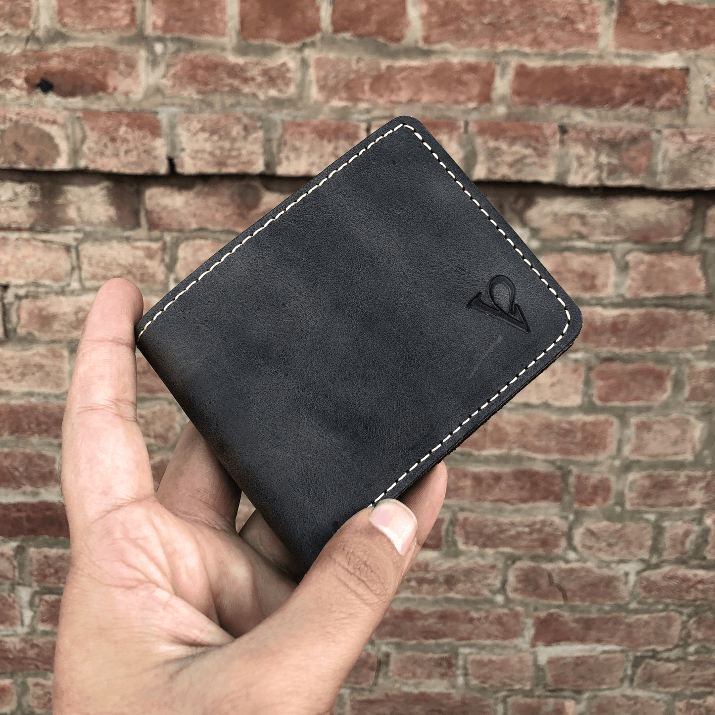 Fine Crest - Bifold Leather Wallet