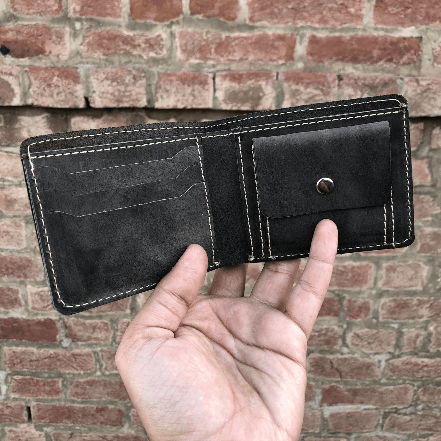 Fine Crest - Bifold Leather Wallet